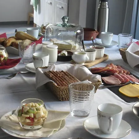 ベッド・アンド・ブレックファスト At Dochamps