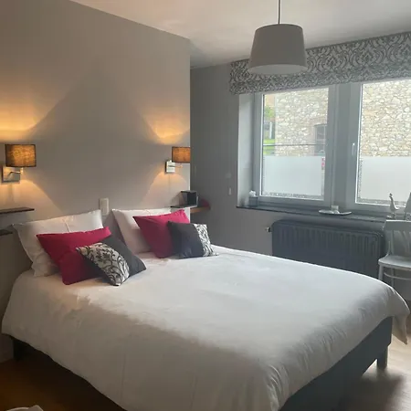 ベッド・アンド・ブレックファスト At Dochamps