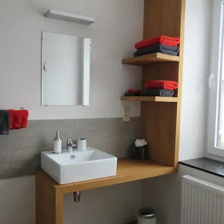 ベッド・アンド・ブレックファスト At Dochamps